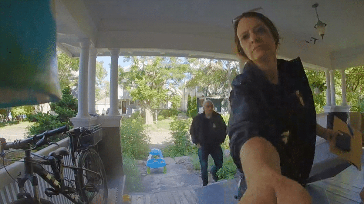 Agents confront man over anti-ICE email