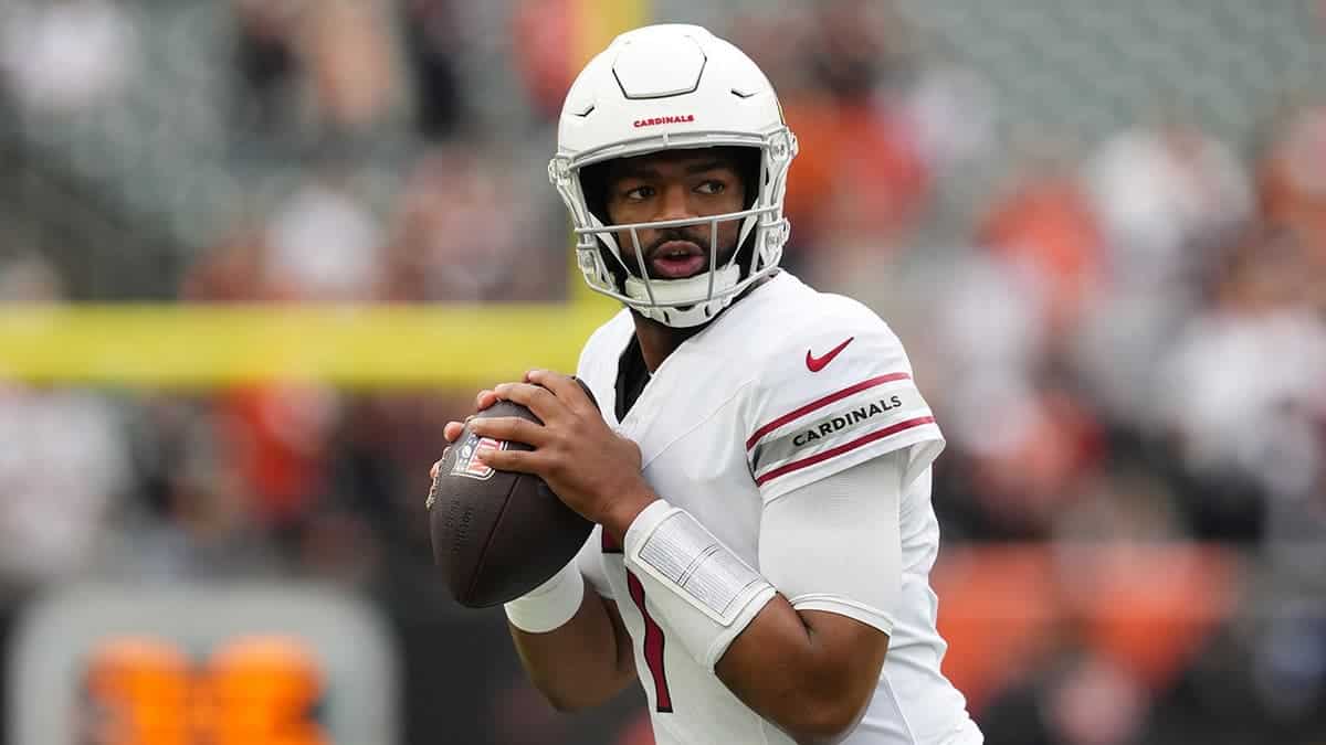 Jacoby Brissett warms up before the game against the Cincinnati Bengals.