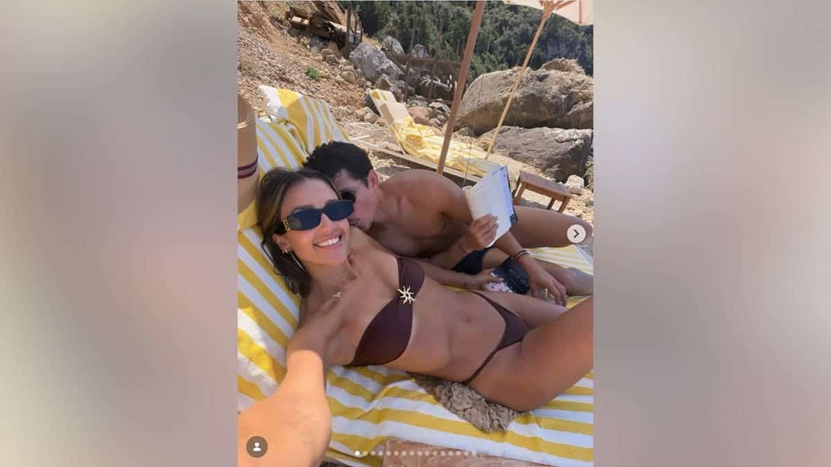 Jessica Alba and Danny Ramirez on the beach in Italy in July 2026.