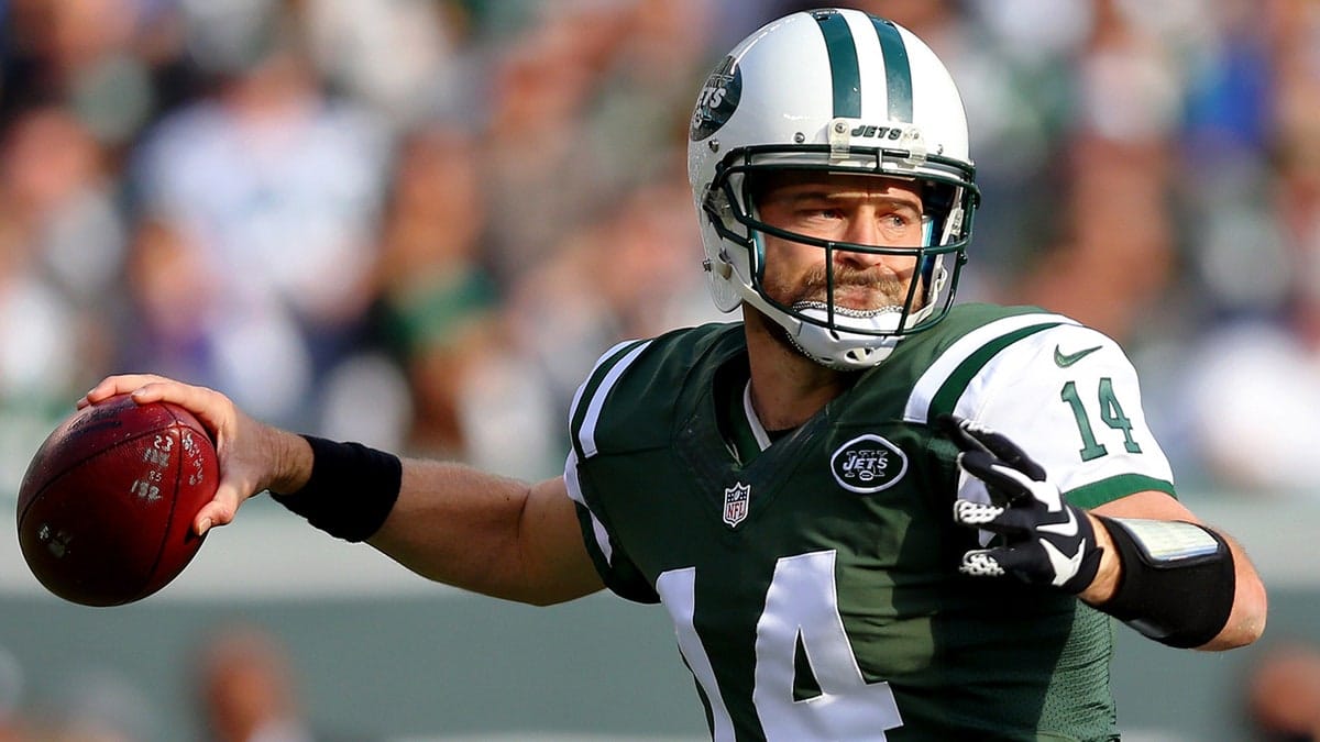 Ryan Fitzpatrick throws a pass