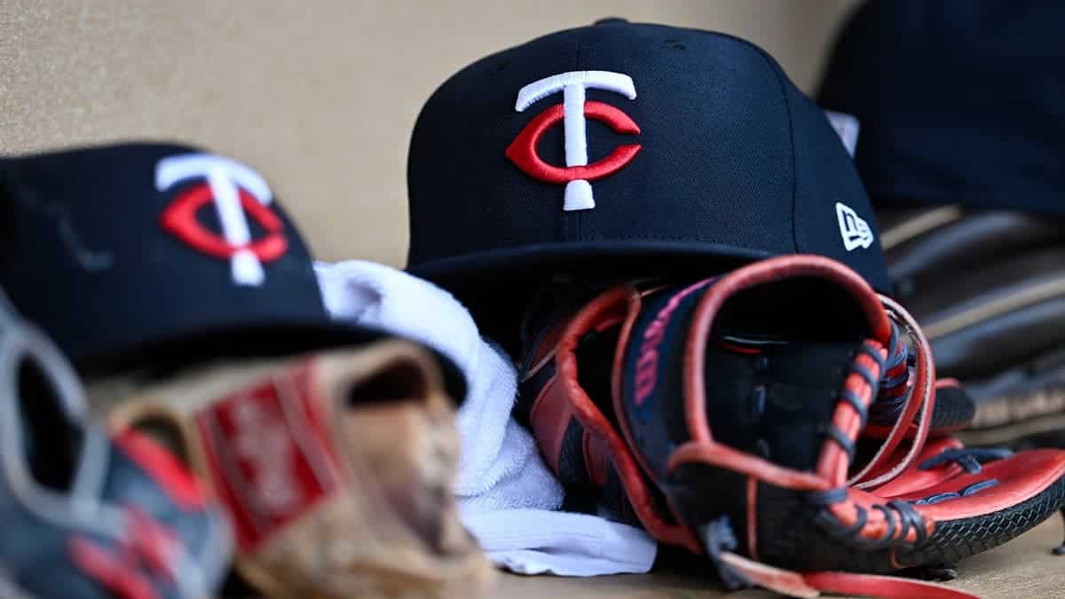 Minnestoa Twins hat and gloves