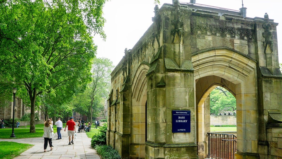 yale-university-campus