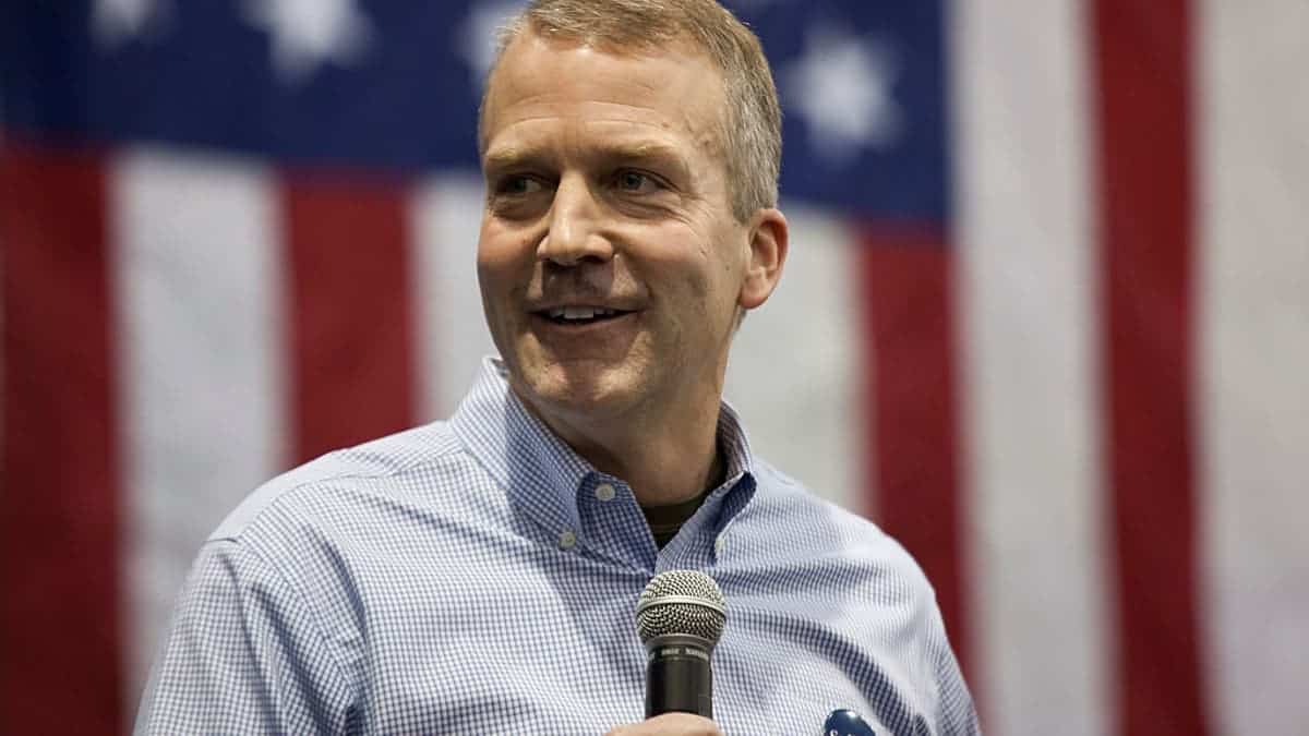 Mitt Romney Campaigns With AK Senate Candidate Dan Sullivan In Anchorage