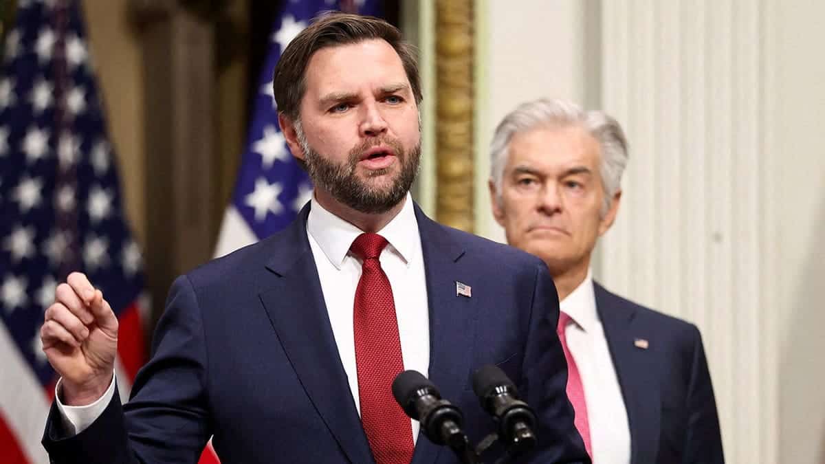 Vice President JD Vance and Administrator for the Centers for Medicare and Medicaid Services Mehmet Oz