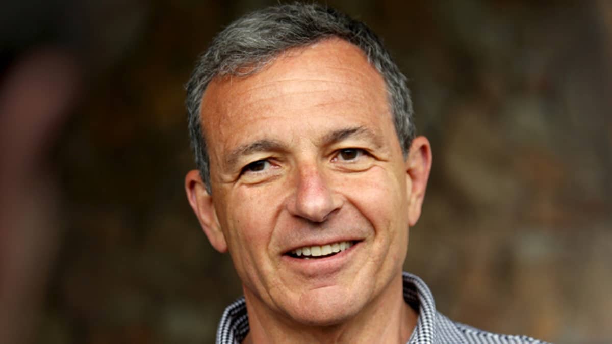 Disney CEO Bob Iger smiles as he arrives for the the annual Allen and Co. media conference Sun Valley, Idaho July 7, 2015. REUTERS/Mike Blake - RTX1JH73