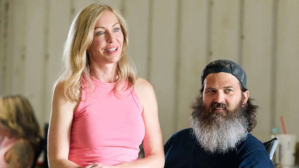 Jess and Jep Robertson sitting together