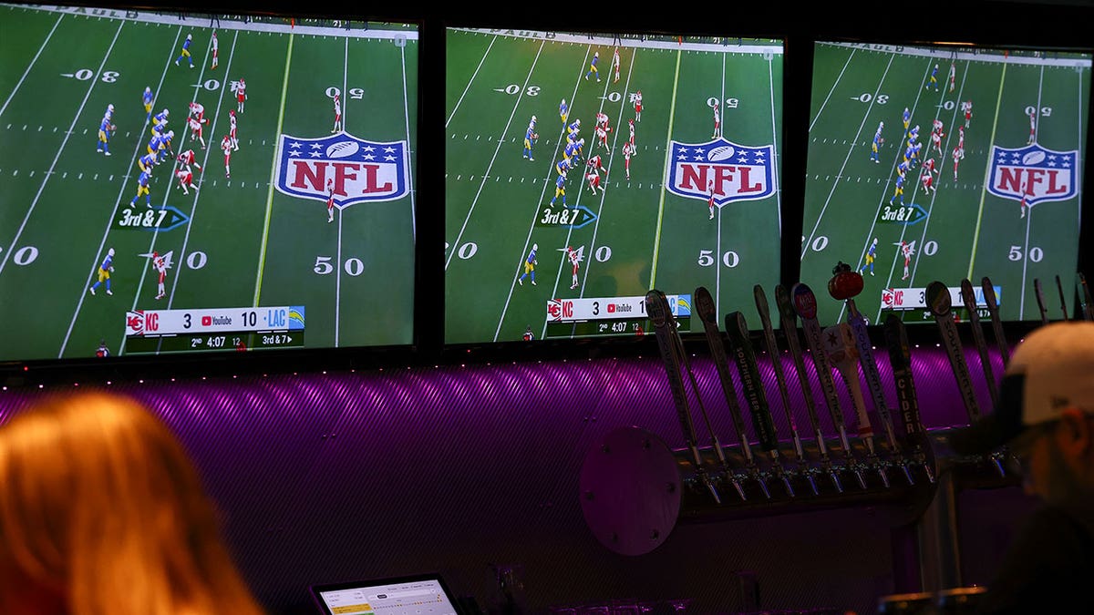 TV in bar