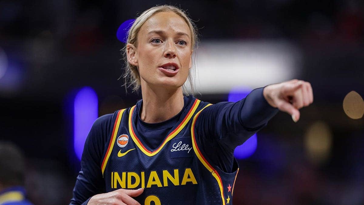 Sophie Cunningham pointing during a basketball game at Gainbridge Fieldhouse in Indianapolis