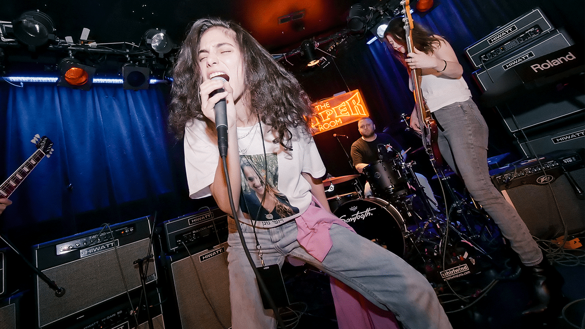 Raz Shifer performs during Rock 'n' Roll Fantasy Camp.