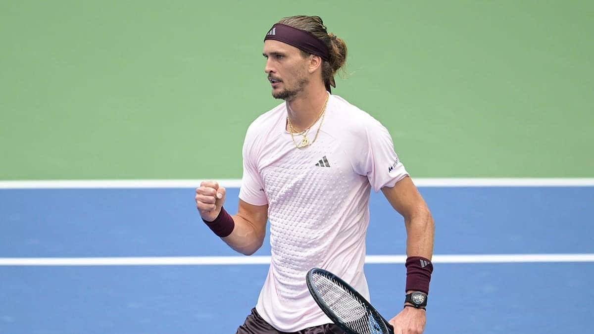 Alexander Zverev reacts during a tennis match against Ben Shelton.