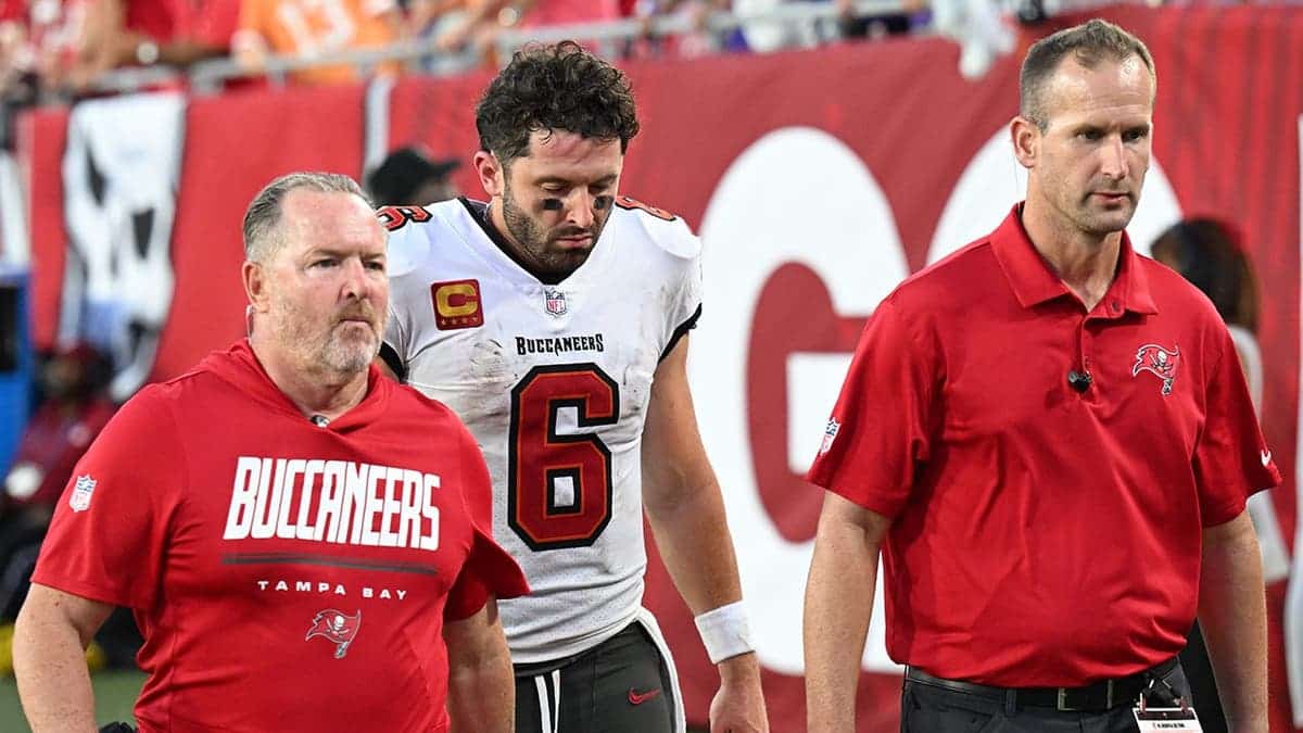 Baker Mayfield leaves the field during an NFL game in Tampa, Fla.