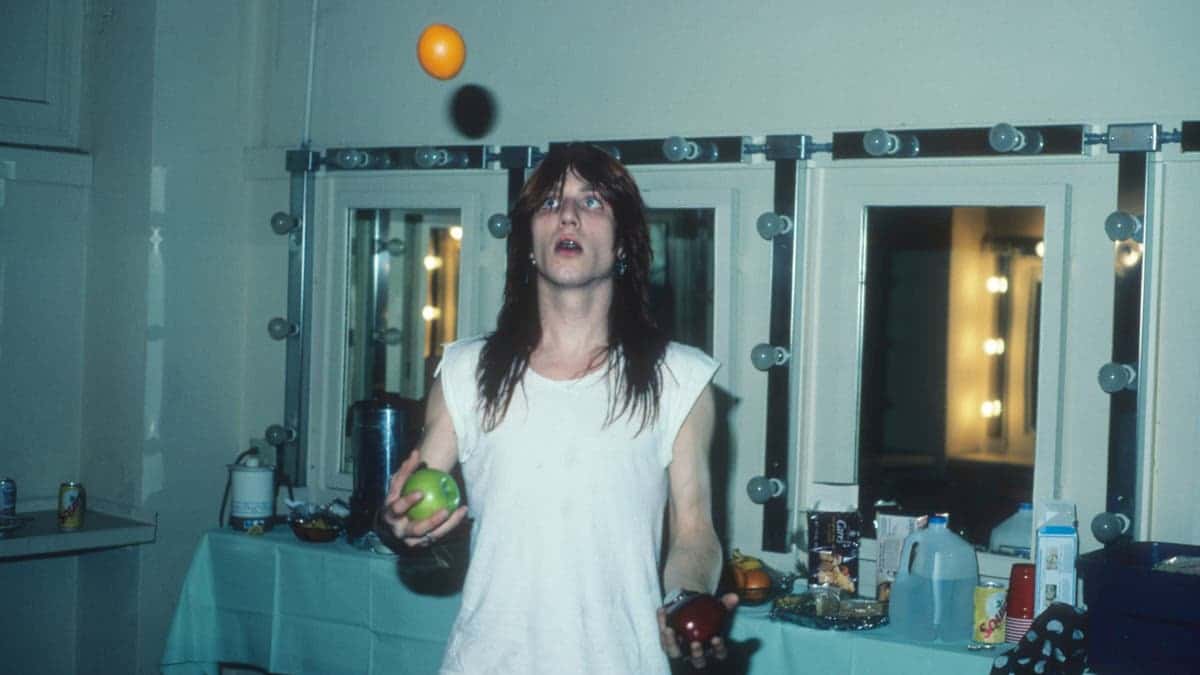 Johnny Rzeznik juggles backstage at the Orpheum Theatre.