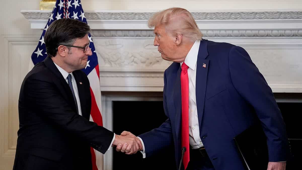 Johnson and Trump shaking hands