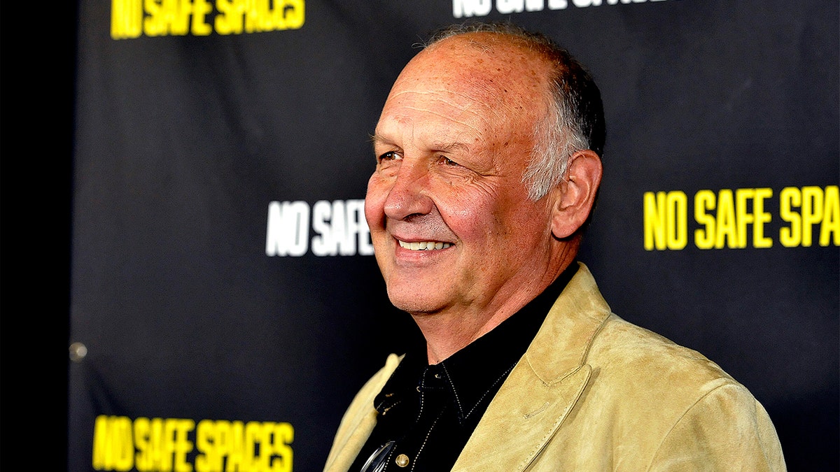 Nick Searcy