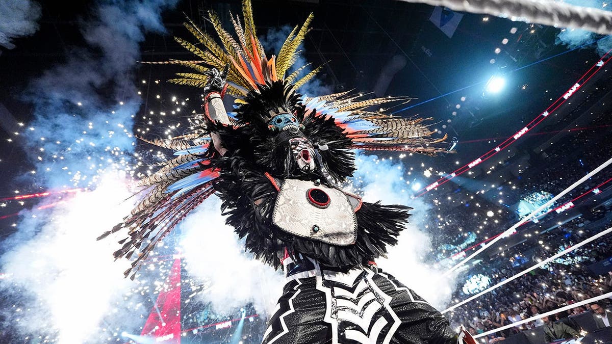 Penta makes his entrance during Monday Night Raw at Arena Ciudad de Mexico.