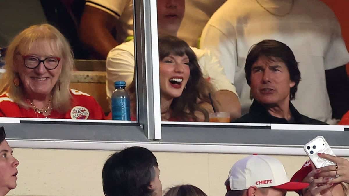 Taylor Swift and Tom Cruise attend Chiefs game