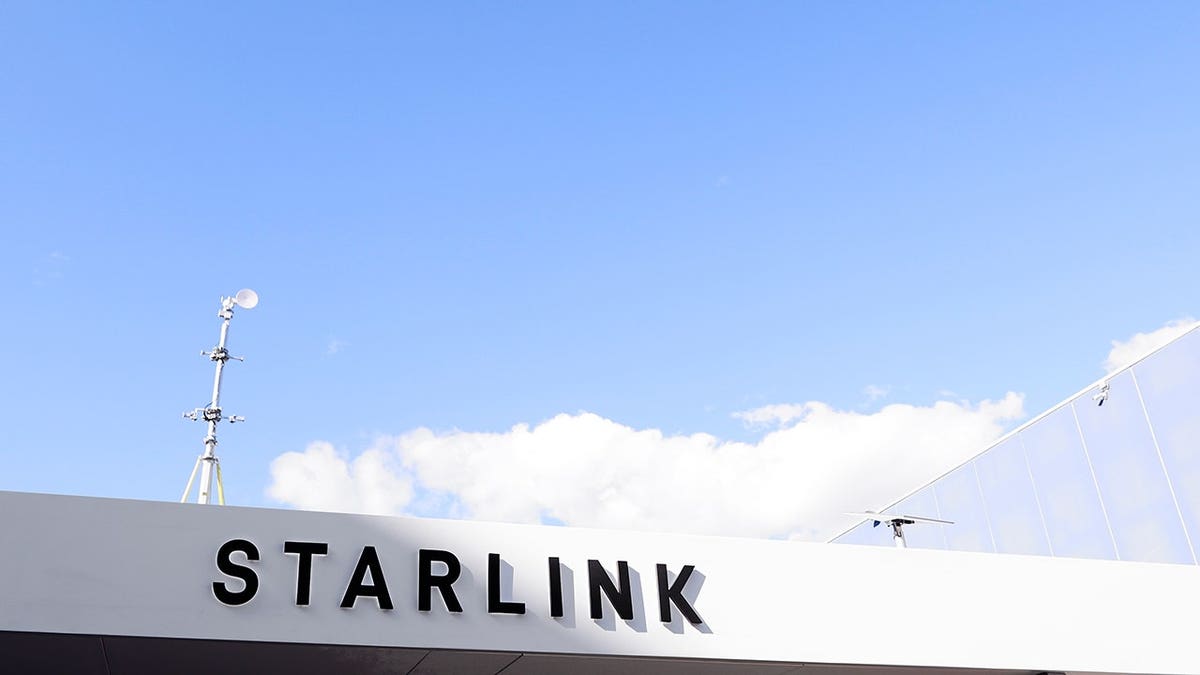 Starlink building logo