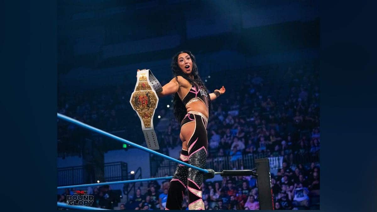 Indi Hartwell holds the belt