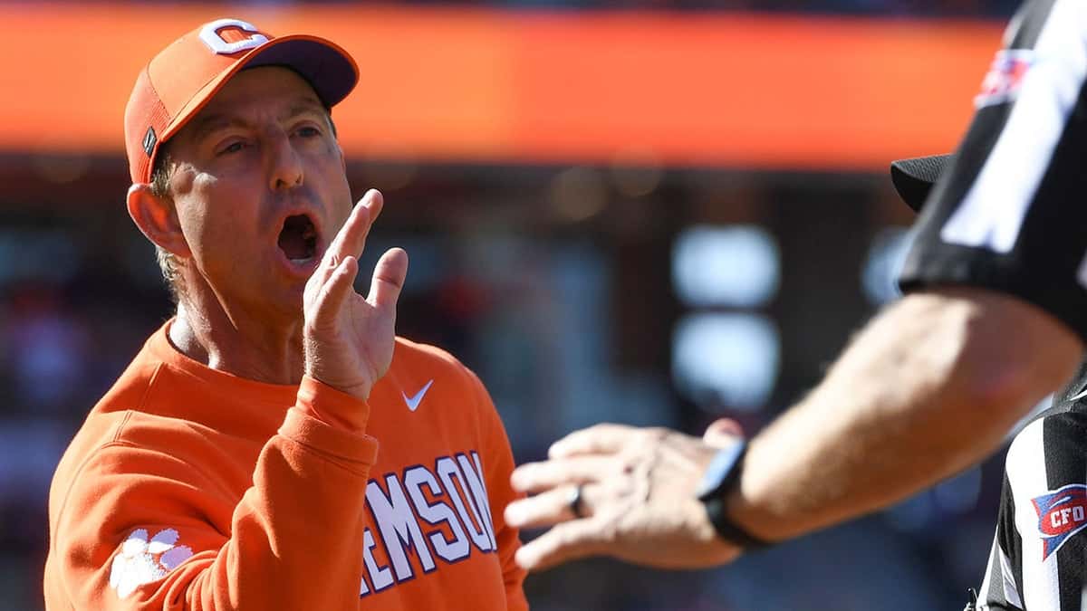 Dabo Swinney yells at a ref