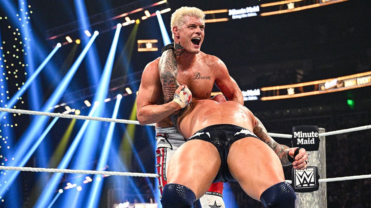 Cody Rhodes wrestles Randy Orton during Sunday Night's Main Event at State Farm Arena.
