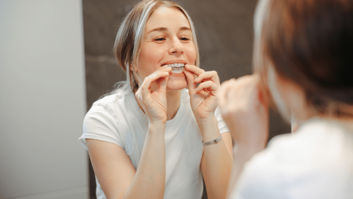 Freshen up your smile at home with Crest's popular teeth whitening kit.