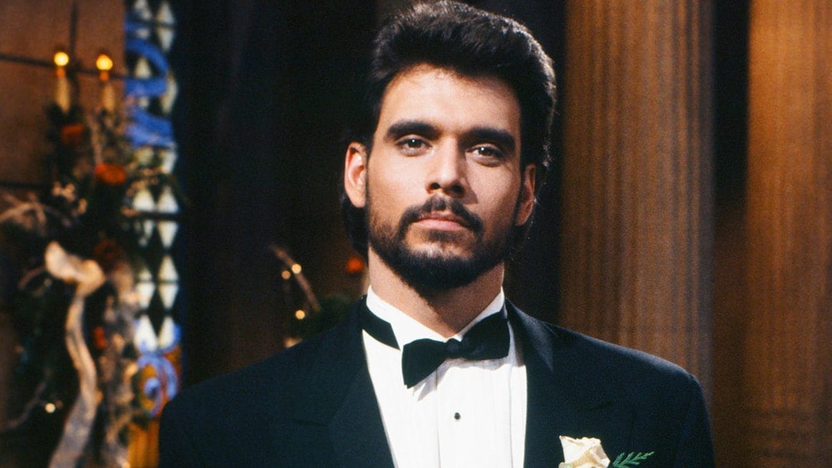 Robert Kelker-Kelly standing in character as Bo Brady.