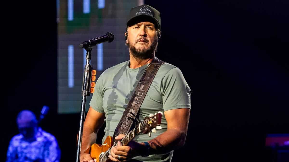 Luke Bryan on stage