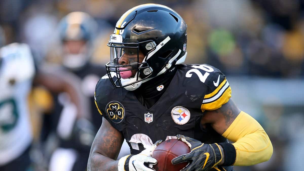 Le'Veon Bell playing with the Steelers