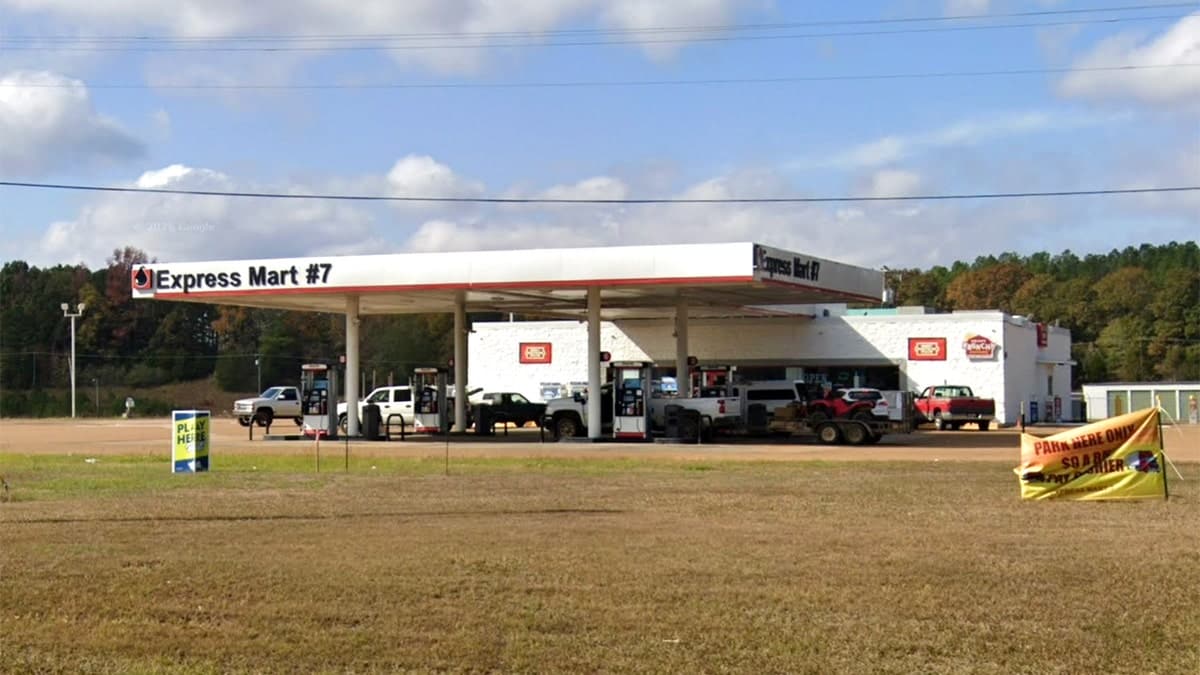 General view of Express Mart #7 in Yalobusha County,