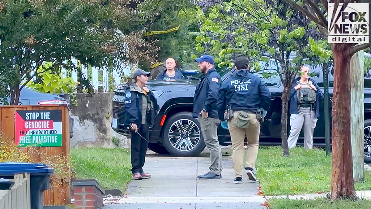 Federal agents with Homeland Security Investigations (HSI) raided the Washington, D.C., home of Rep. Ilhan Omar