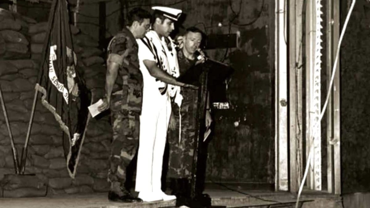 Army chaplains at funeral