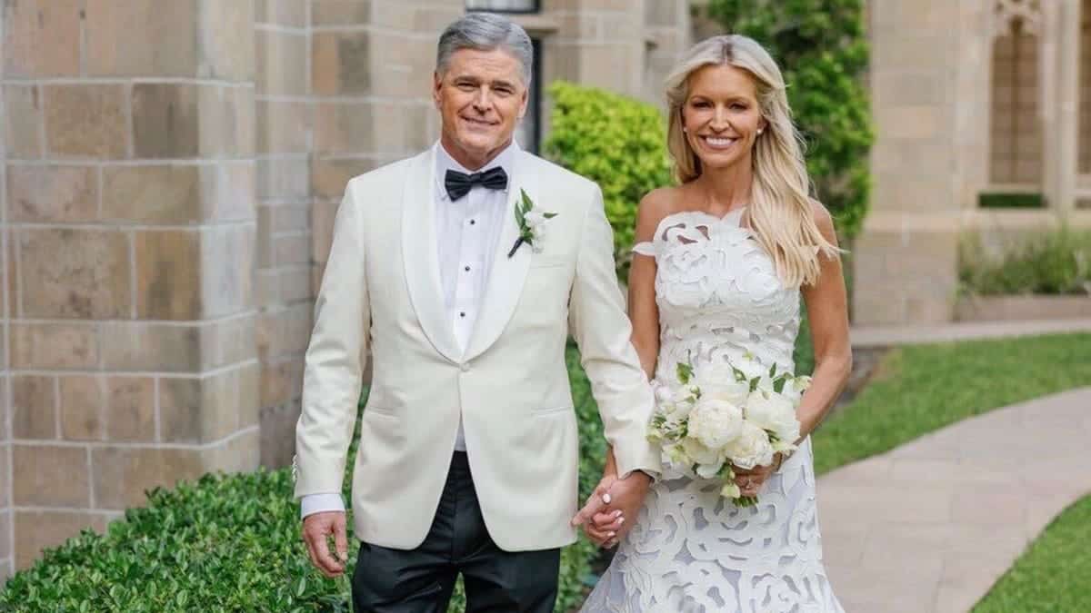 Sean Hannity and Ainsley Earhardt.